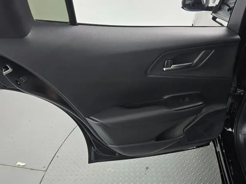 2026 Toyota Prius с пробегом 4 297 км