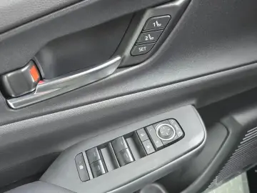 2026 Toyota Prius с пробегом 4 297 км