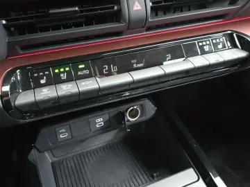 2026 Toyota Prius с пробегом 4 297 км