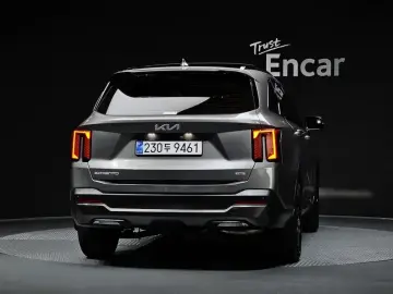 2025 Kia Sorento с пробегом 15 995 км