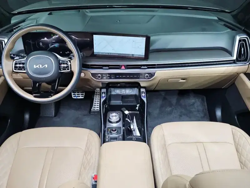 2025 Kia Sorento с пробегом 15 995 км