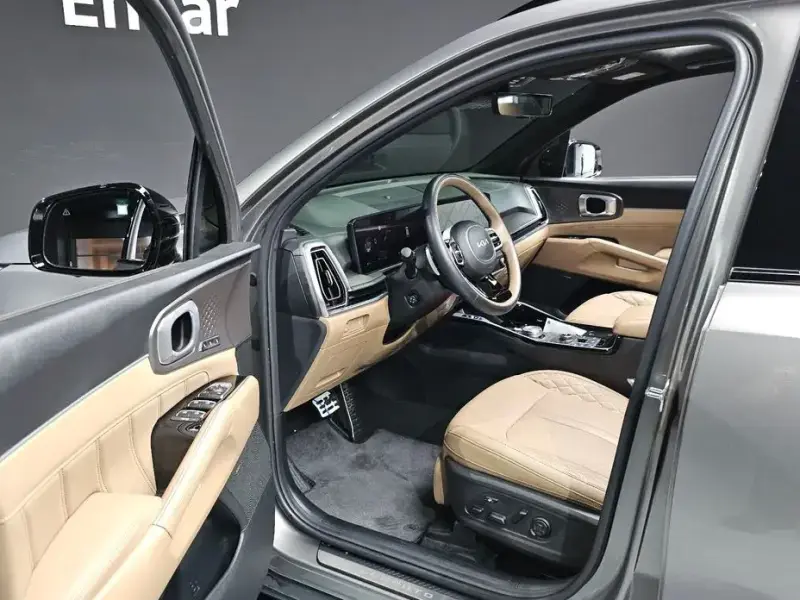 2025 Kia Sorento с пробегом 15 995 км