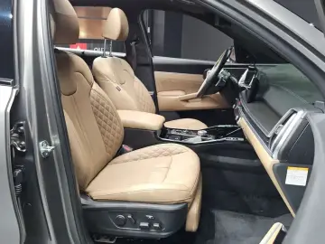 2025 Kia Sorento с пробегом 15 995 км