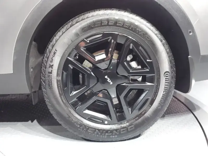2025 Kia Sorento с пробегом 15 995 км