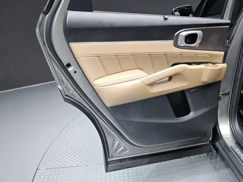 2025 Kia Sorento с пробегом 15 995 км