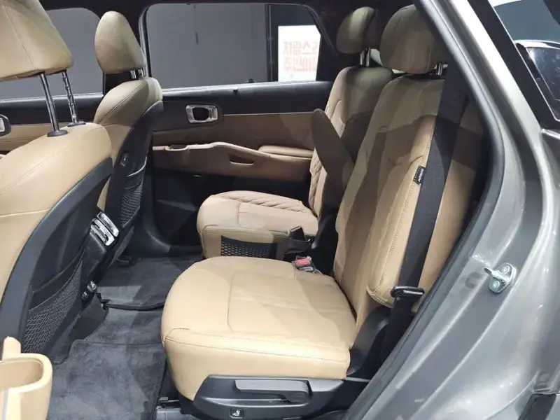 2025 Kia Sorento с пробегом 15 995 км