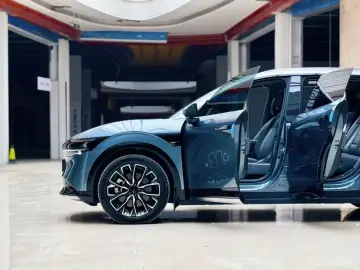 2025 Zeekr 7X с пробегом 13 000 км
