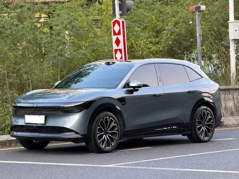2025 Zeekr 7X с пробегом 35 000 км