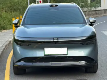 2025 Zeekr 7X с пробегом 35 000 км