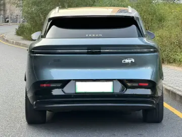 2025 Zeekr 7X с пробегом 35 000 км