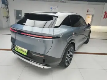 2025 Zeekr 7X с пробегом 27 000 км
