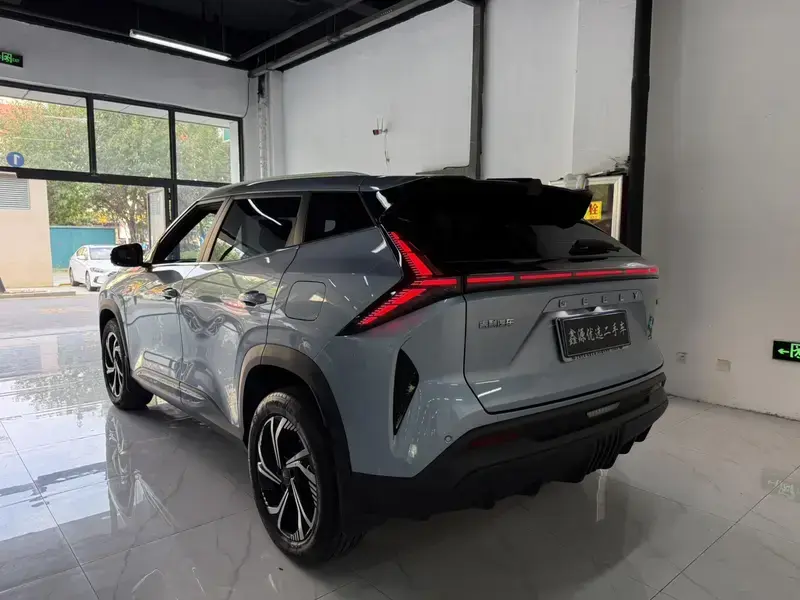 2024 Geely Atlas Pro с пробегом 13 000 км