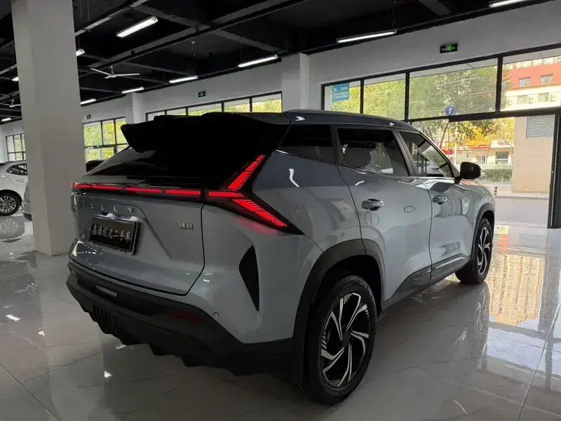 2024 Geely Atlas Pro с пробегом 13 000 км