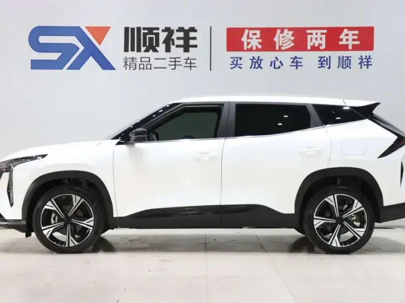2023 Geely Atlas Pro с пробегом 48 000 км