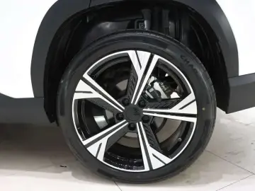 2023 Geely Atlas Pro с пробегом 48 000 км