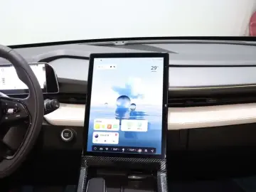 2023 Geely Atlas Pro с пробегом 48 000 км
