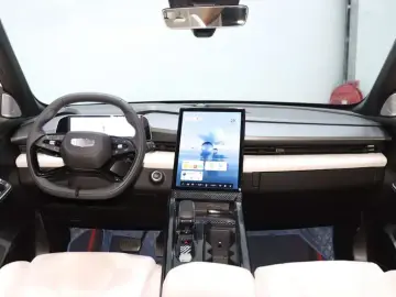 2023 Geely Atlas Pro с пробегом 48 000 км
