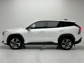2024 Geely Boyue L с пробегом 15 900 км