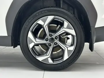 2024 Geely Boyue L с пробегом 15 900 км