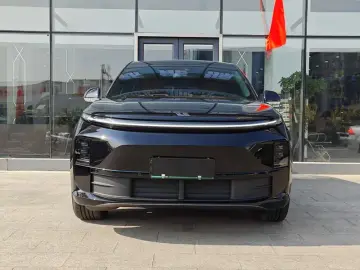 2024 Li Auto (Lixiang) L6 с пробегом 18 000 км
