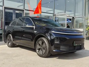 2024 Li Auto (Lixiang) L6 с пробегом 18 000 км