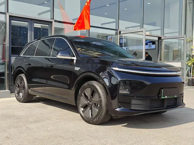 2024 Li Auto (Lixiang) L6 с пробегом 18 000 км