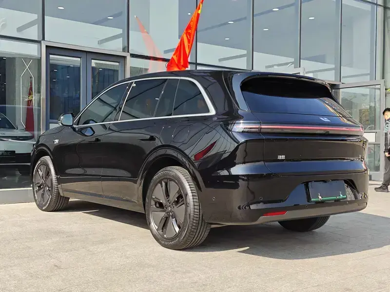 2024 Li Auto (Lixiang) L6 с пробегом 18 000 км