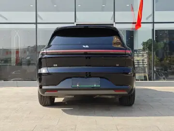 2024 Li Auto (Lixiang) L6 с пробегом 18 000 км