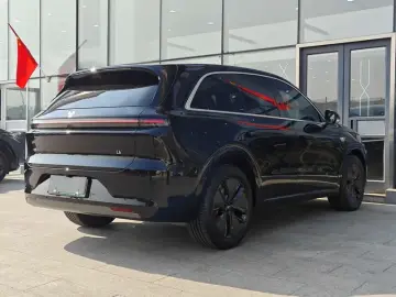 2024 Li Auto (Lixiang) L6 с пробегом 18 000 км