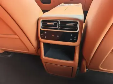 2024 Li Auto (Lixiang) L6 с пробегом 18 000 км