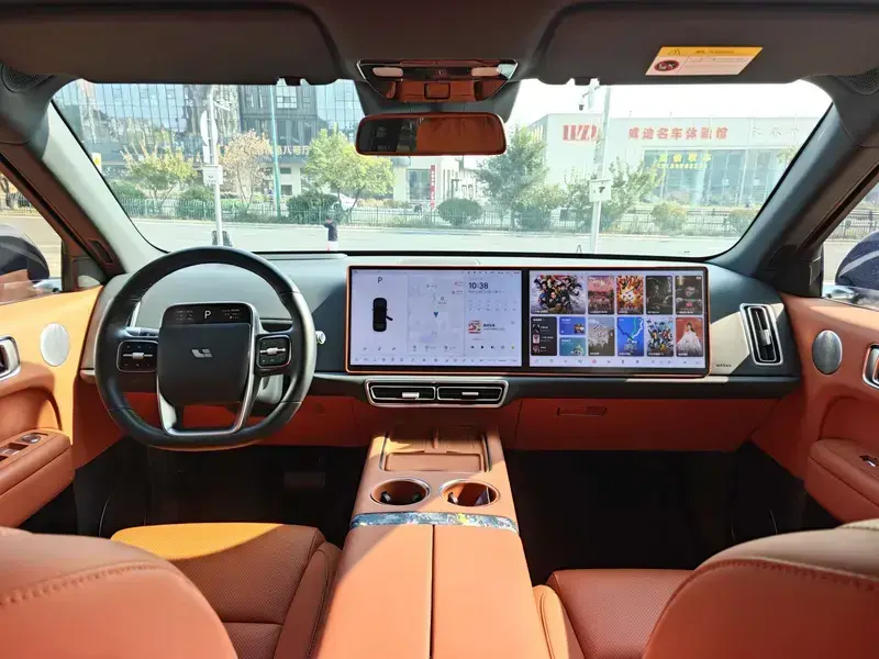 2024 Li Auto (Lixiang) L6 с пробегом 18 000 км