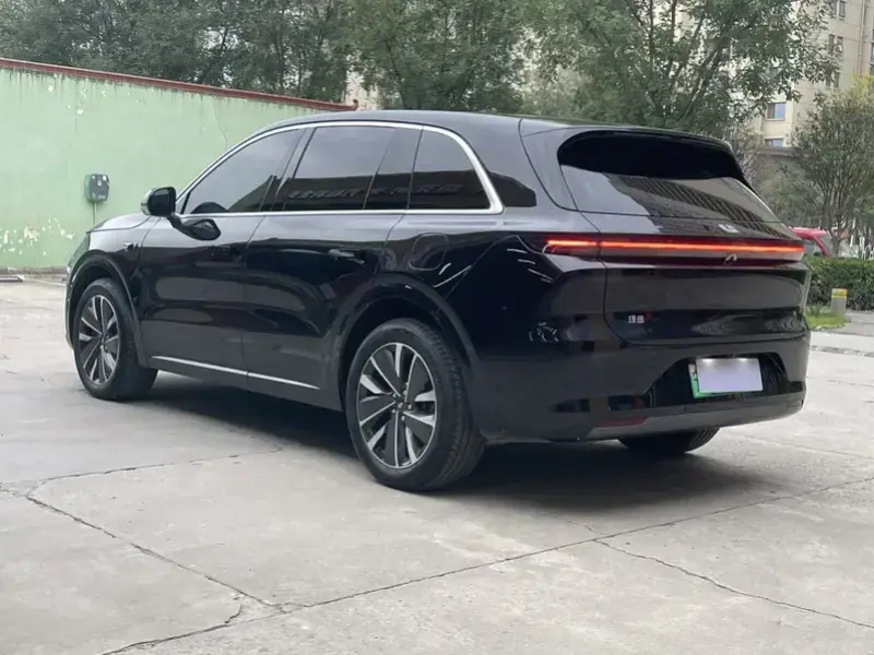 2025 Li Auto (Lixiang) L6 с пробегом 8 000 км