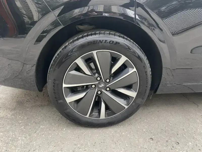 2025 Li Auto (Lixiang) L6 с пробегом 8 000 км