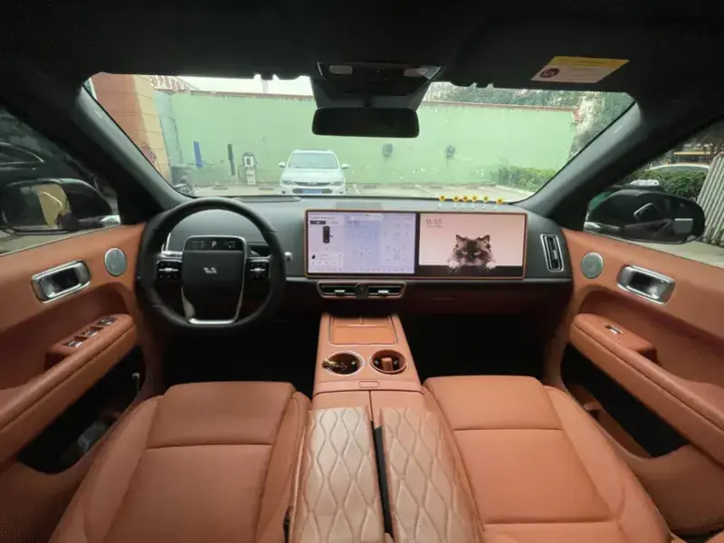 2025 Li Auto (Lixiang) L6 с пробегом 8 000 км