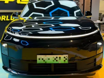 2024 Li Auto (Lixiang) L6 с пробегом 39 000 км