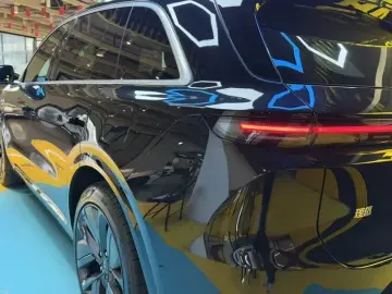2024 Li Auto (Lixiang) L6 с пробегом 39 000 км