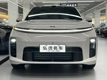 2026 Li Auto (Lixiang) L6 с пробегом 1 000 км