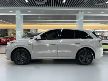 2026 Li Auto (Lixiang) L6 с пробегом 1 000 км