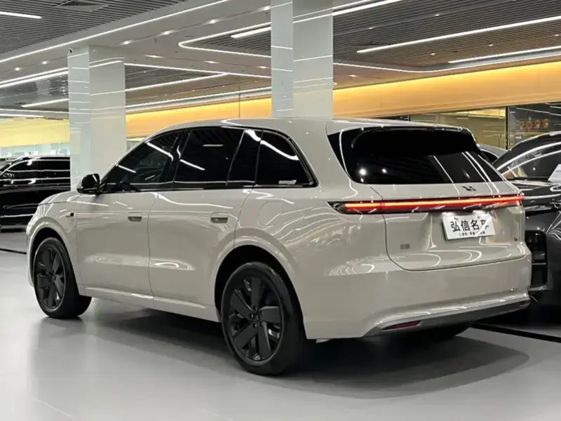 2026 Li Auto (Lixiang) L6 с пробегом 1 000 км