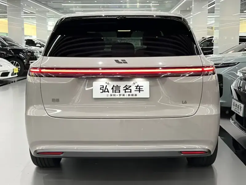 2026 Li Auto (Lixiang) L6 с пробегом 1 000 км