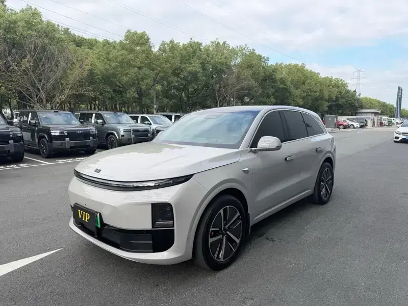 2024 Li Auto (Lixiang) L6 с пробегом 27 900 км