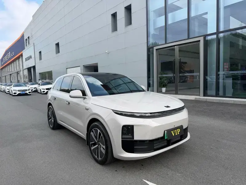 2024 Li Auto (Lixiang) L6 с пробегом 27 900 км