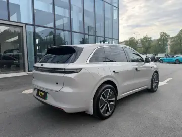 2024 Li Auto (Lixiang) L6 с пробегом 27 900 км