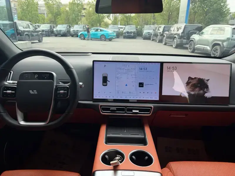 2024 Li Auto (Lixiang) L6 с пробегом 27 900 км