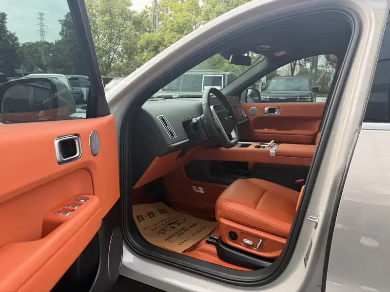 2024 Li Auto (Lixiang) L6 с пробегом 27 900 км