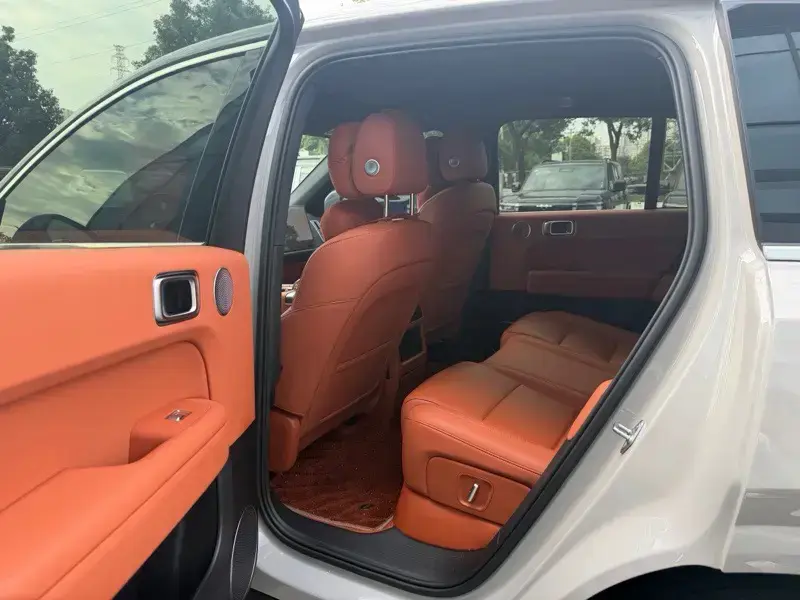 2024 Li Auto (Lixiang) L6 с пробегом 27 900 км