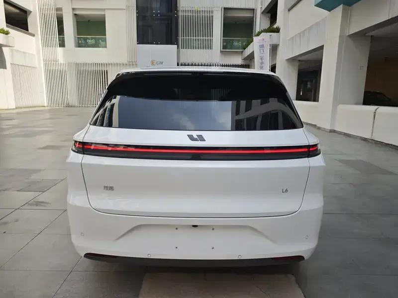 2024 Li Auto (Lixiang) L6 с пробегом 79 100 км