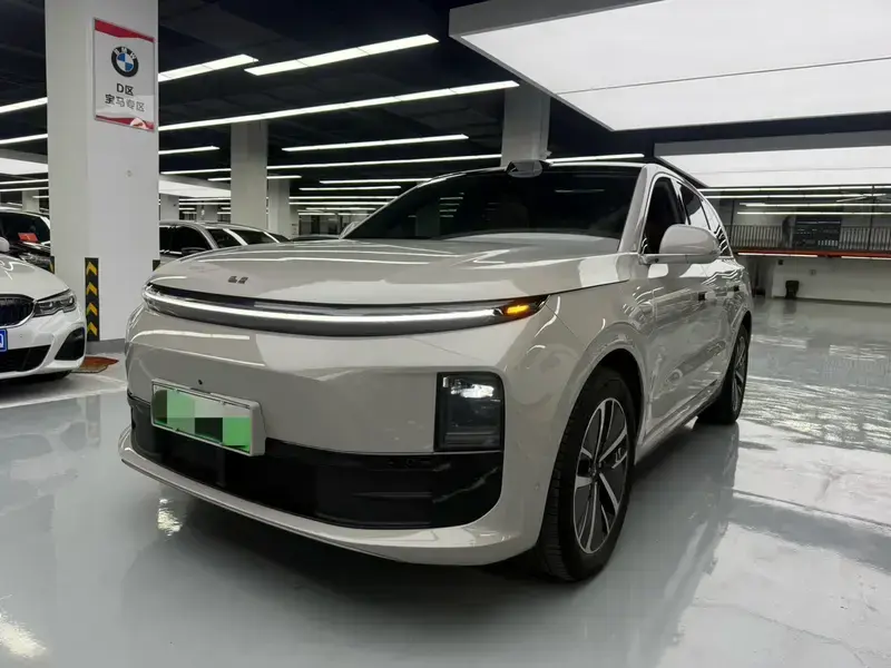 2024 Li Auto (Lixiang) L6 с пробегом 43 800 км