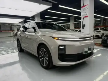 2024 Li Auto (Lixiang) L6 с пробегом 43 800 км