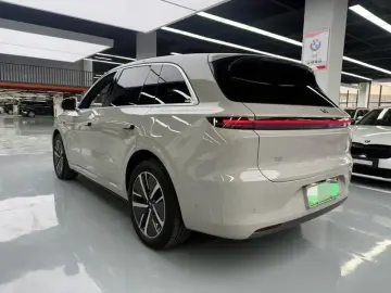 2024 Li Auto (Lixiang) L6 с пробегом 43 800 км